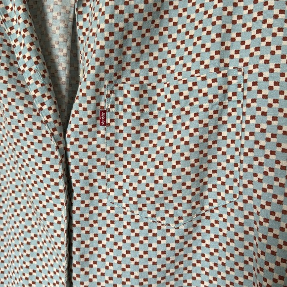 Levi’s button up - Picture 4 of 4